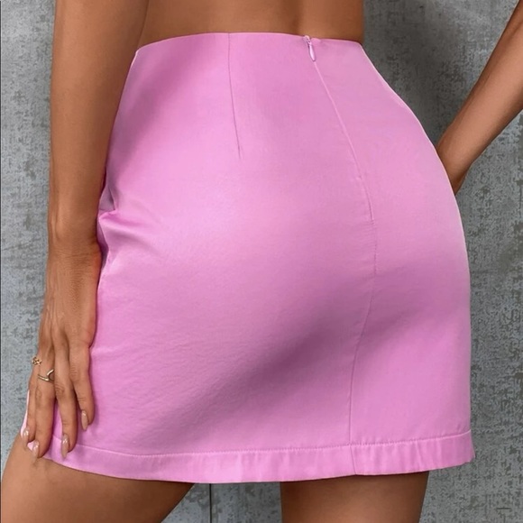Pocket front mini skirt - Picture 2 of 3